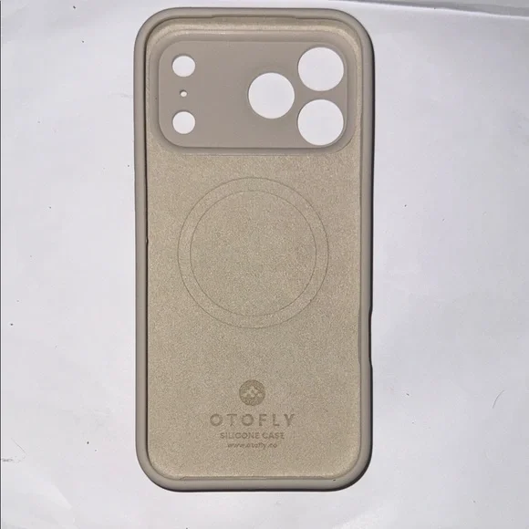 OTOFLY Beige Silicone iPhone 17 Pro Max Case - NWOT - Picture 2 of 2